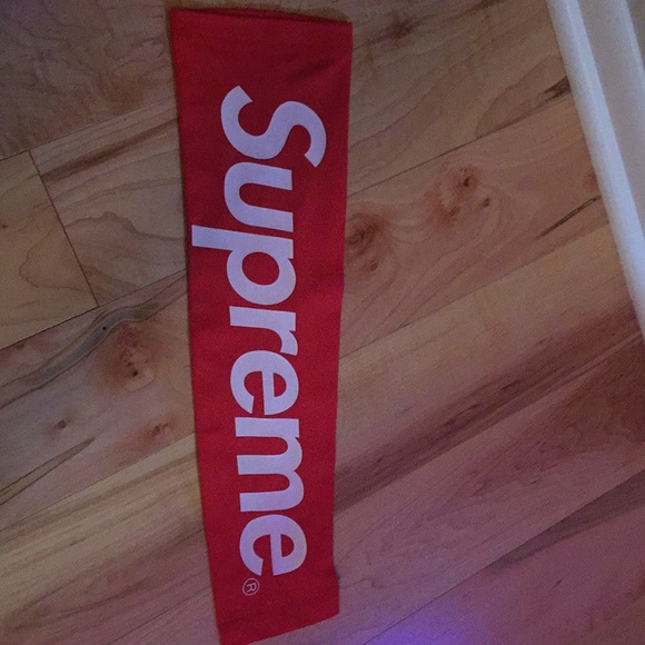 supreme shooting sleeve red